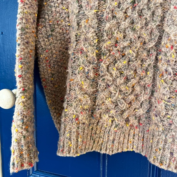 Funfetti sweater, size S - Picture 4 of 4